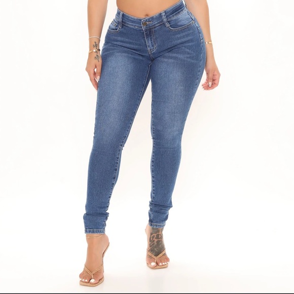 Fashion Nova Booty Shaping Low Rise Skinny Jeans Medium Wash - Picture 1 of 7